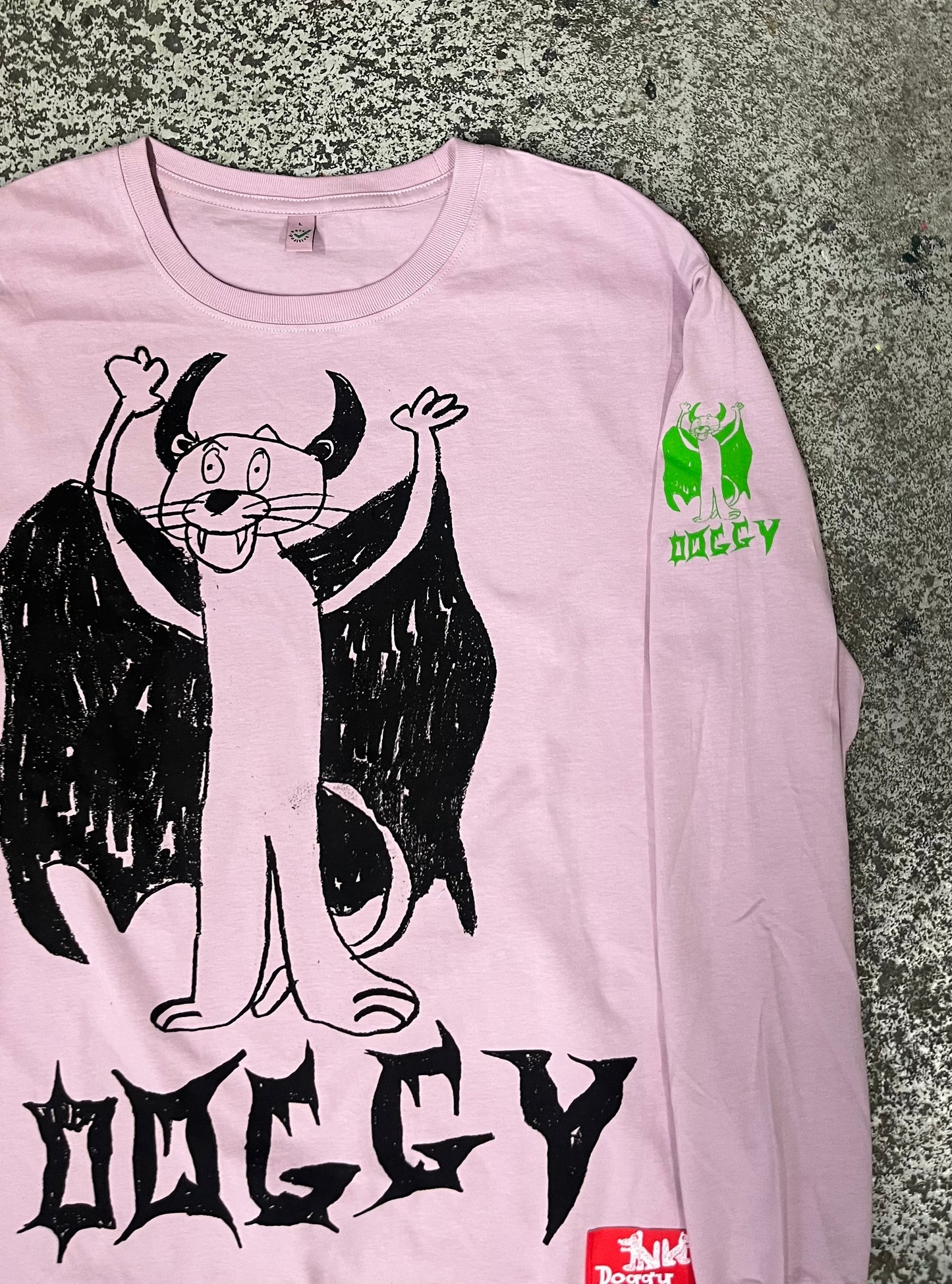 Dracula 1 long sleeve pink black green