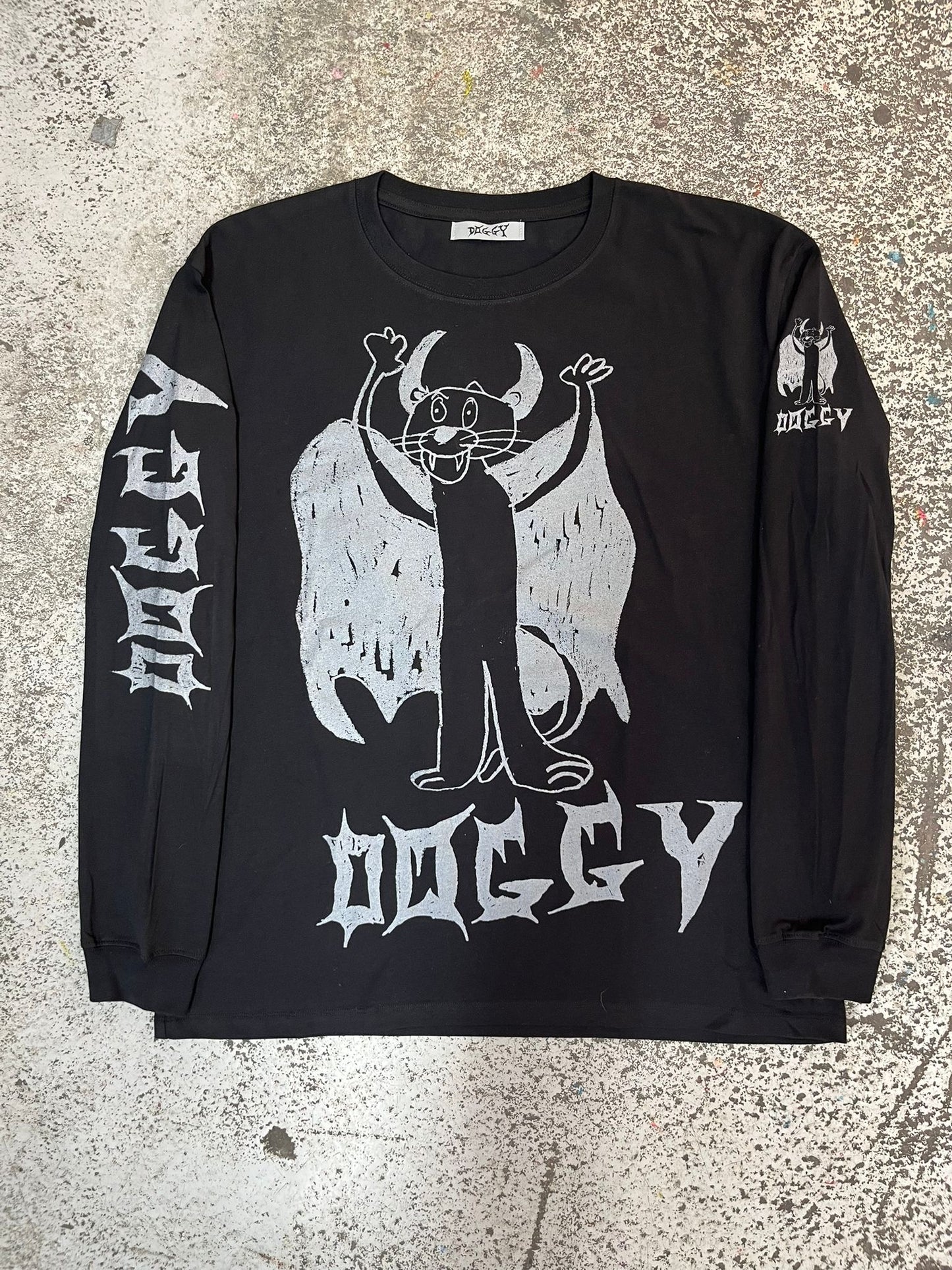 Dracula black long sleeve